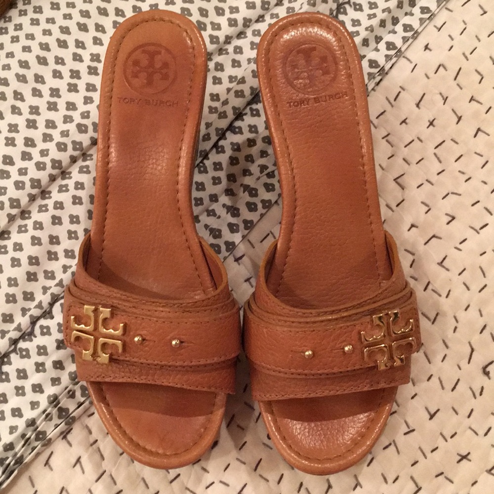 Tory Burch tan leather platform wedges!!!!!